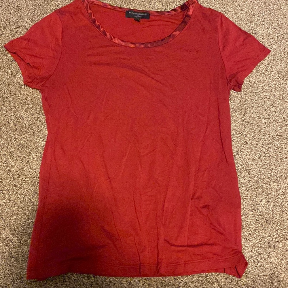 Red Banana Republic Tee Size Medium